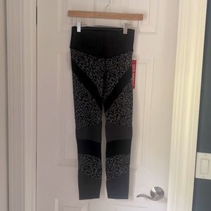 Good American Leopard Jacquard Legging